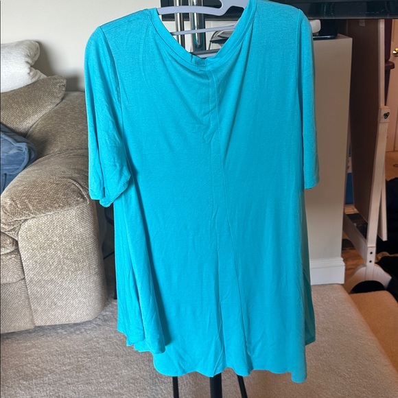 Lane Bryant Turquoise V-Neck Tee - Picture 4 of 5